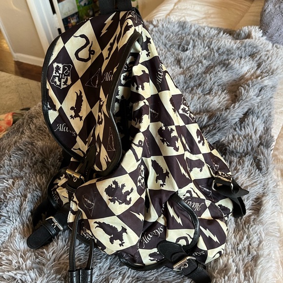 Harry Potter Drawstring Backpack - Picture 3 of 3